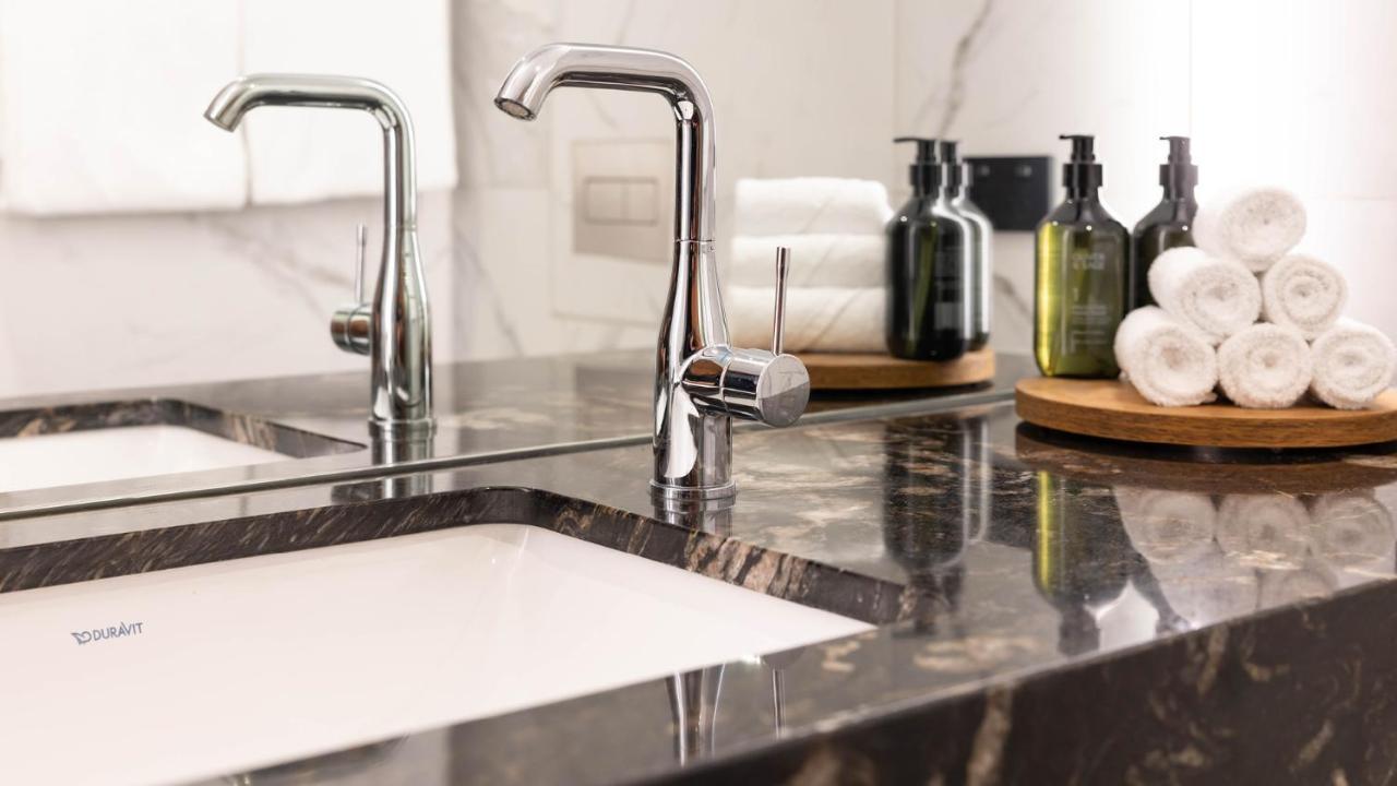 Horizon By Skycity Auckland Eksteriør billede Bathroom taps