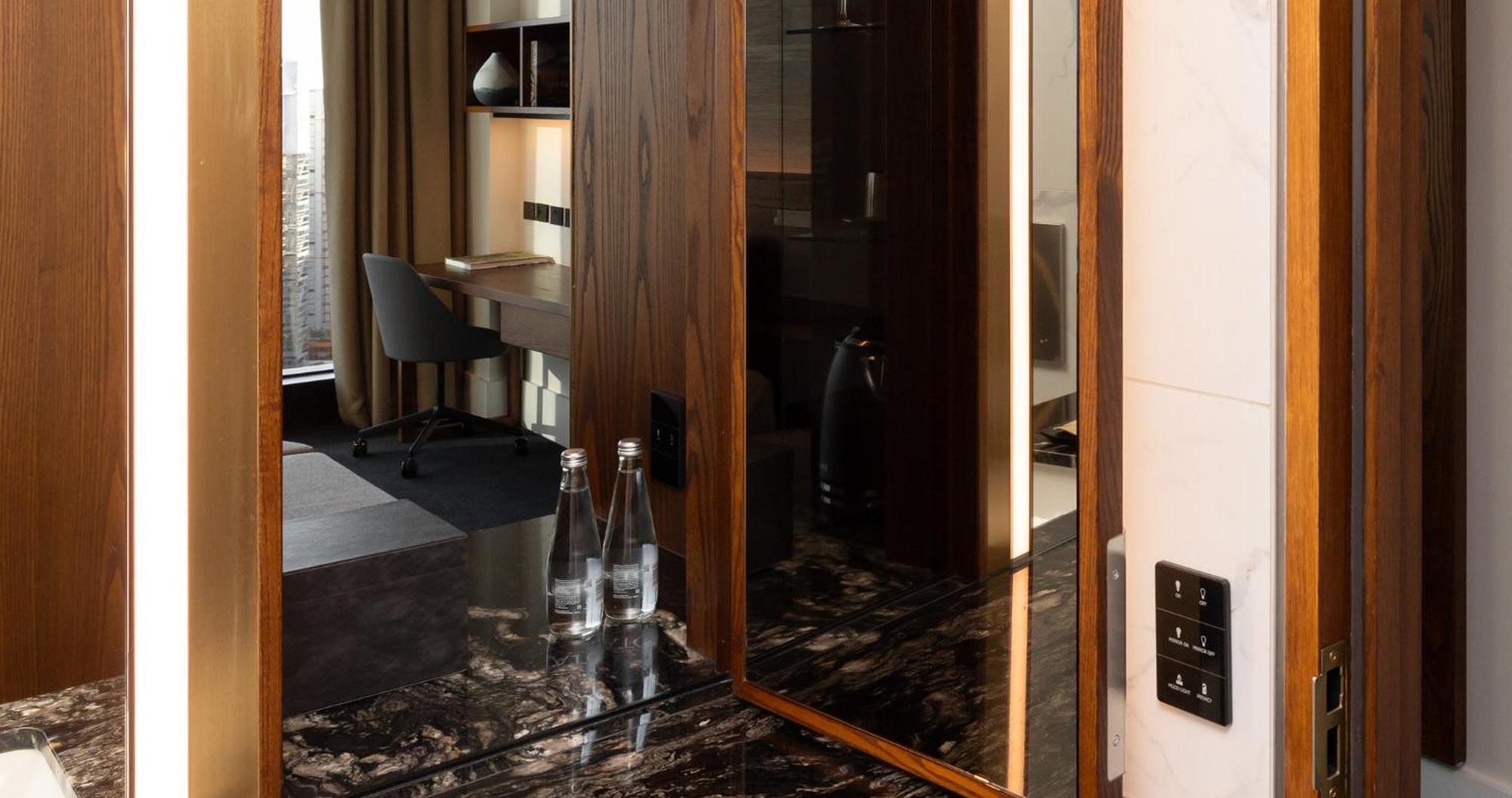 Horizon By Skycity Auckland Eksteriør billede A mirror in a hotel room