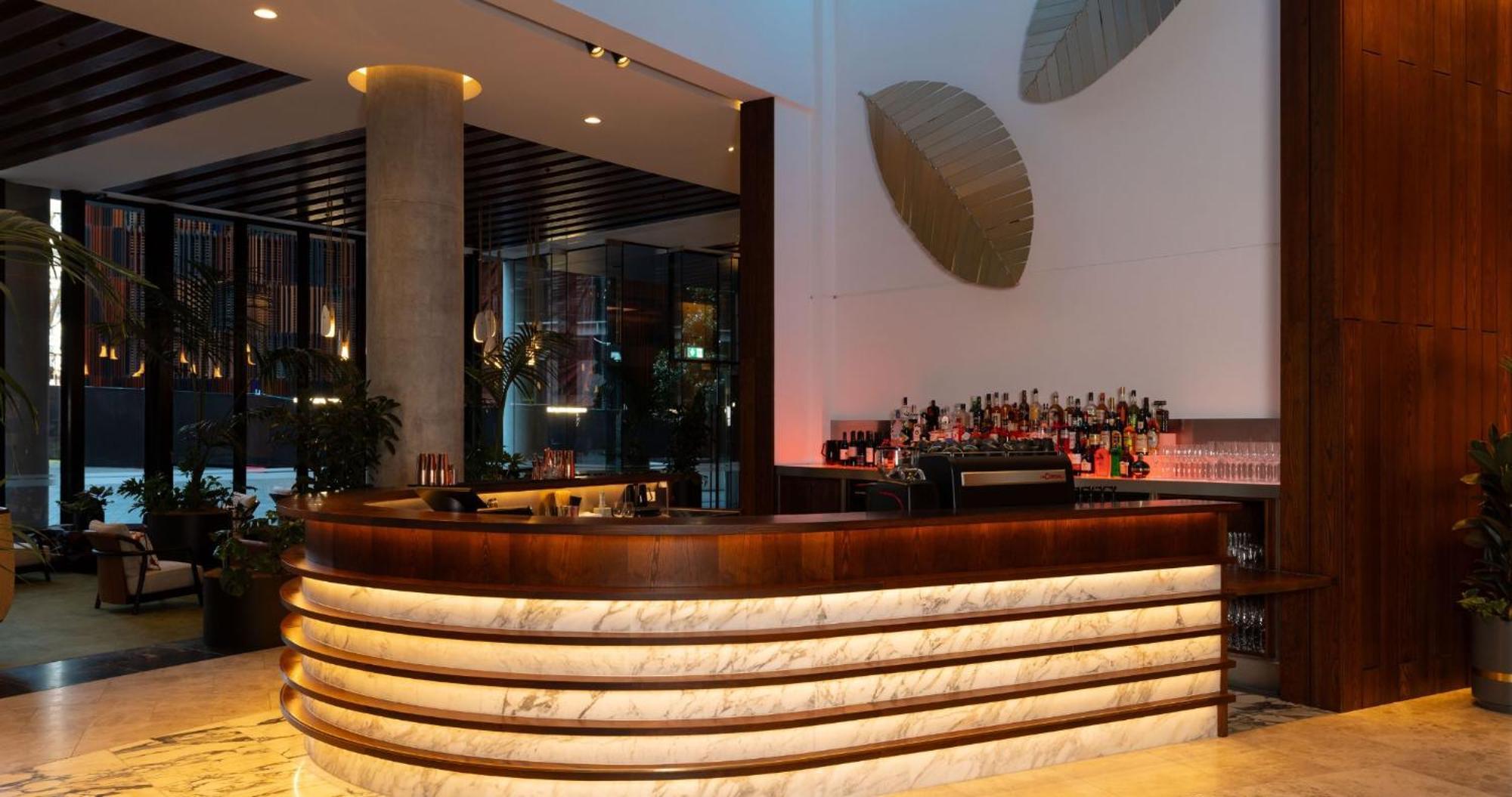 Horizon By Skycity Auckland Eksteriør billede The bar at the Mandarin Oriental, Munich