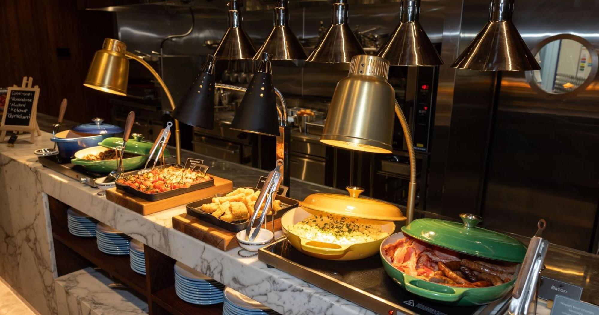 Horizon By Skycity Auckland Eksteriør billede A chafing dish buffet